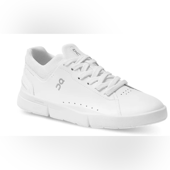 Running On THE ROGER Advantage White Leather Tennis Sneakers Womens Size US W10